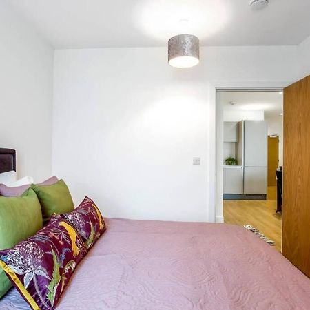 Stunning 2 Bed/2 Bath In Town Centre & Parking! Bracknell Exterior foto